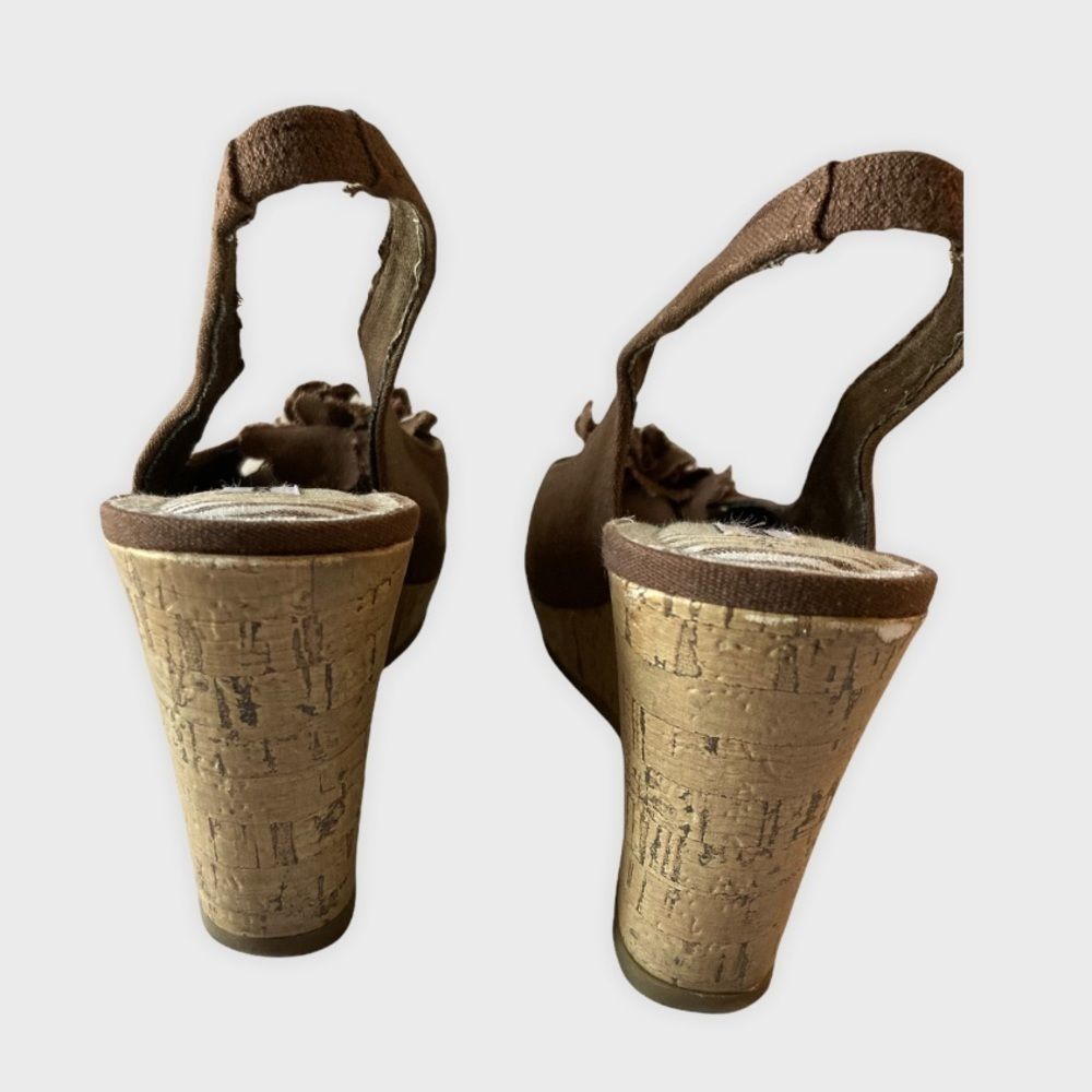 American Eagle Brown Flower Canvas Slingback Cork Wedge - Picture 3 of 6